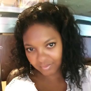 Meet your Posher, Catherine